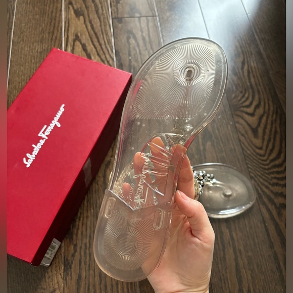 Authentic Ferragamo transparent sandals/flats - Picture 6 of 7